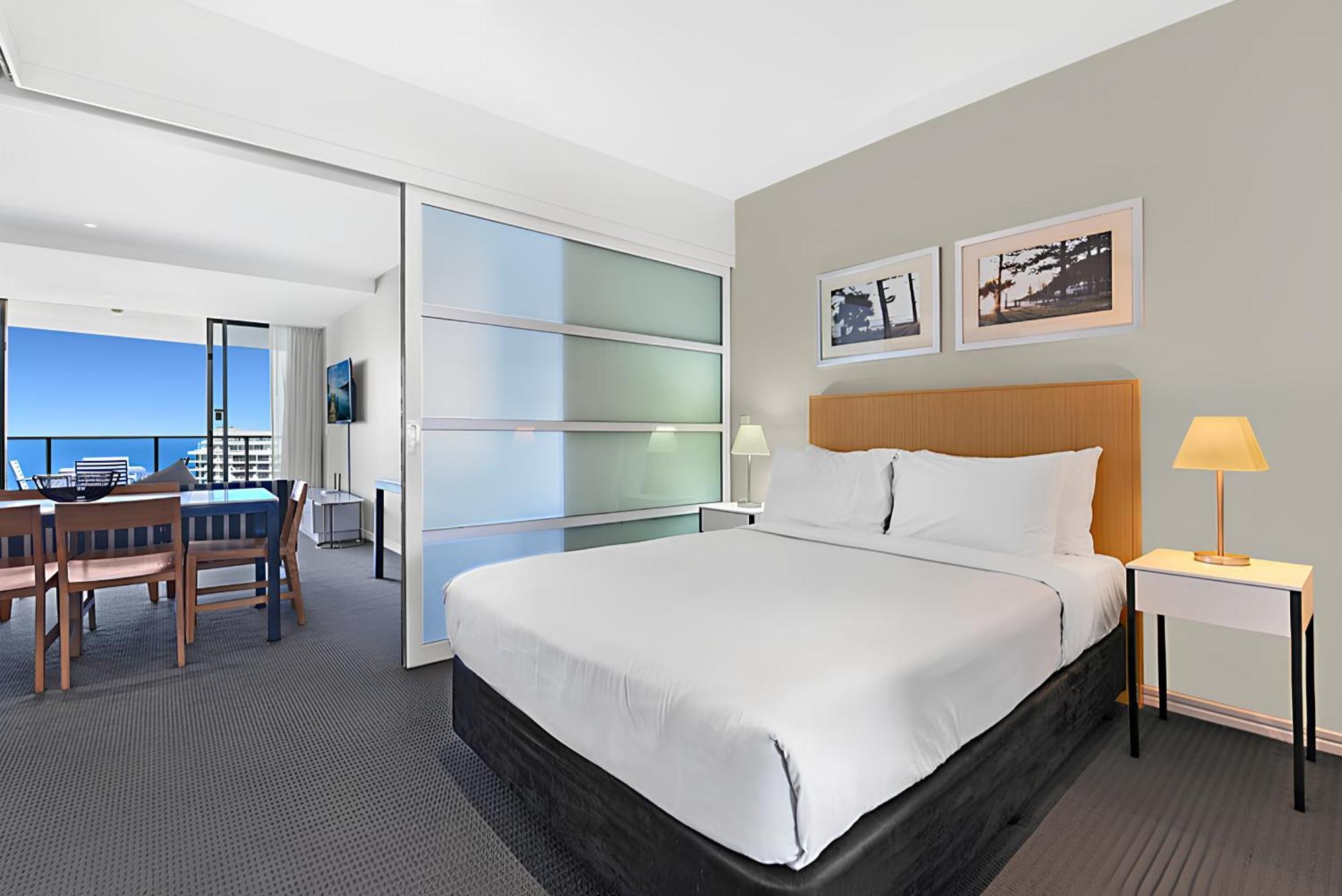 Number 1 H Residences - Wifi, Parking & More By Gold Coast Holidays Buitenkant foto
