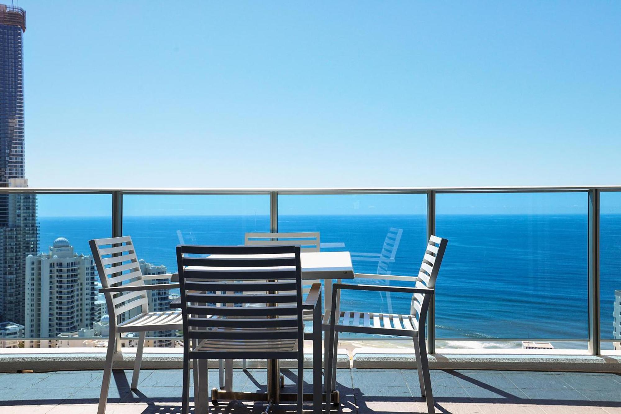 Number 1 H Residences - Wifi, Parking & More By Gold Coast Holidays Buitenkant foto