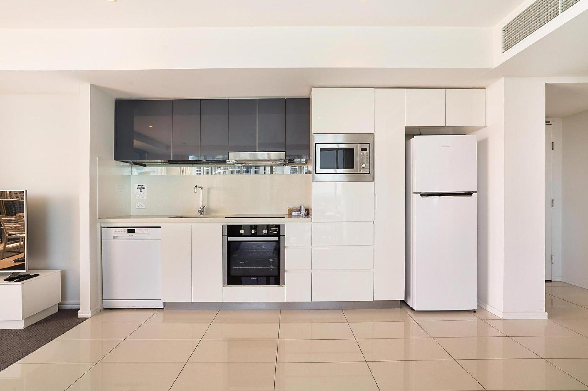 Number 1 H Residences - Wifi, Parking & More By Gold Coast Holidays Buitenkant foto
