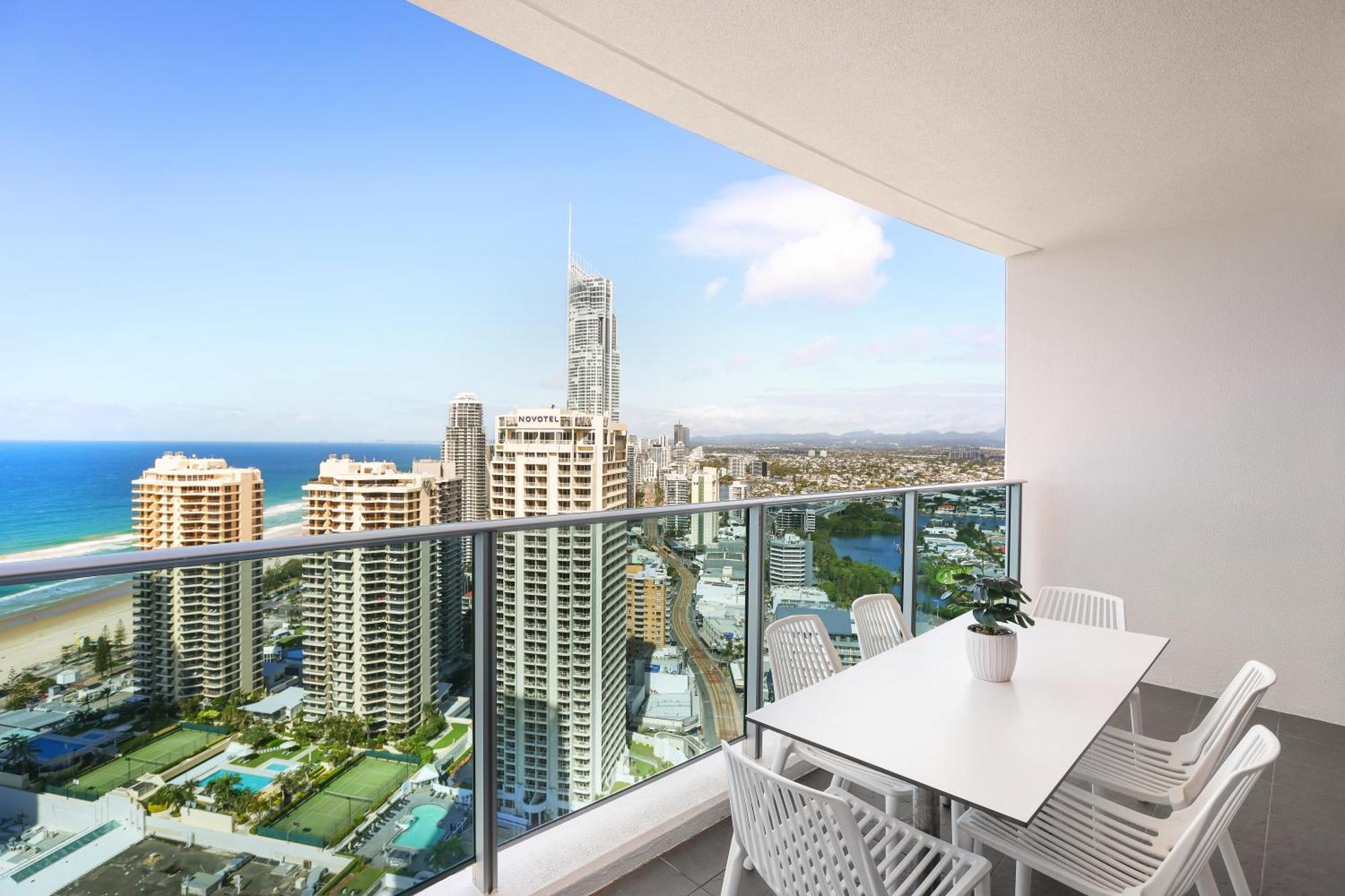 Number 1 H Residences - Wifi, Parking & More By Gold Coast Holidays Buitenkant foto