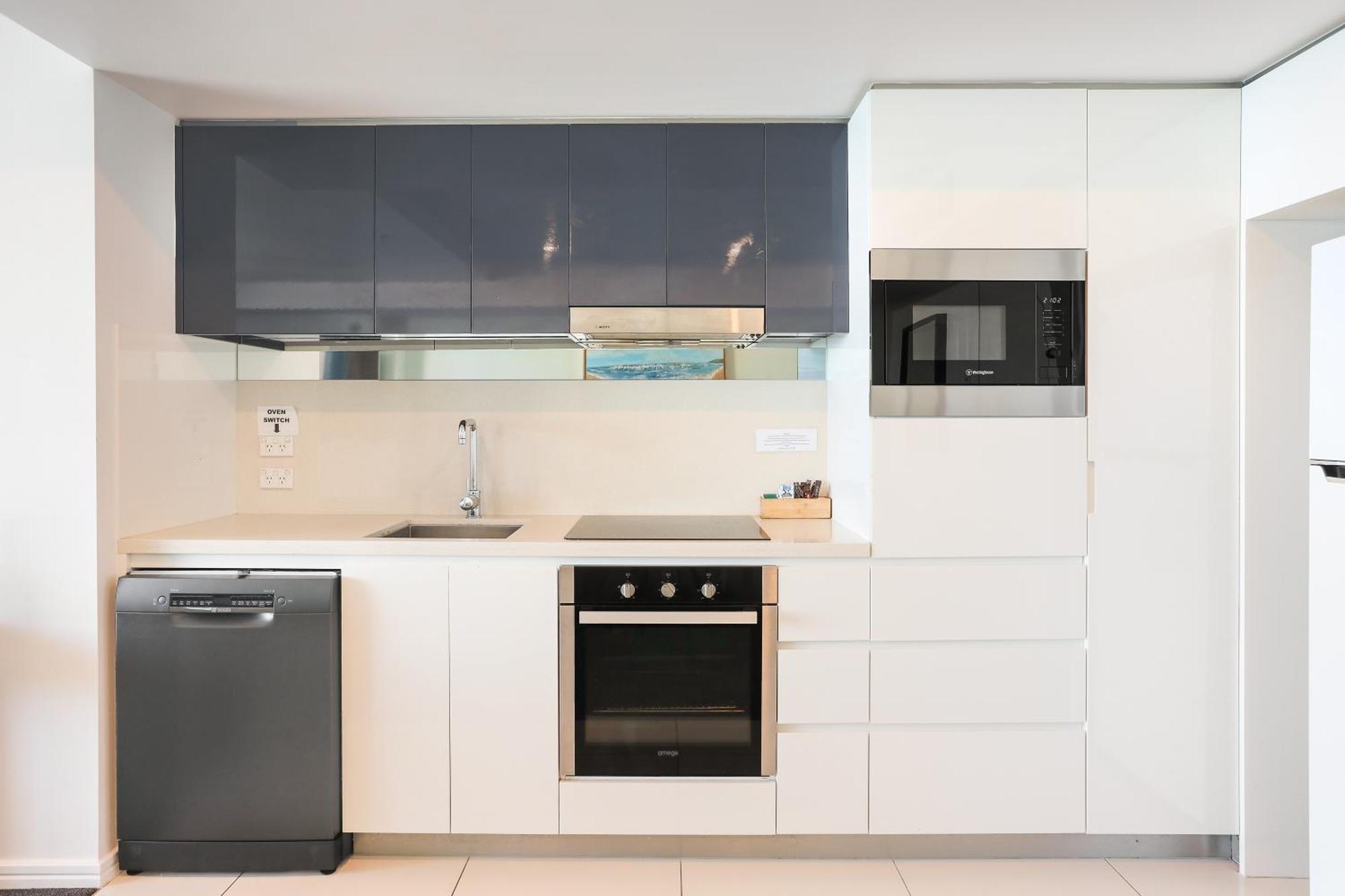 Number 1 H Residences - Wifi, Parking & More By Gold Coast Holidays Buitenkant foto